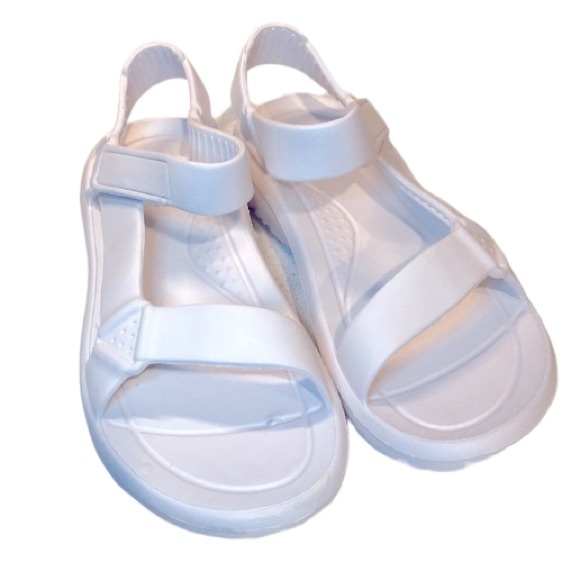 Qupid Shoes - Boutique Qupid Brand White Velcro chunky strappy sandals size 7 NEW